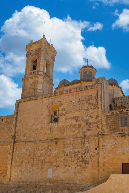 Gharb Dorfkirche