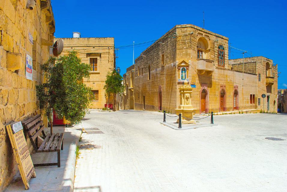 Gharb im Dorf